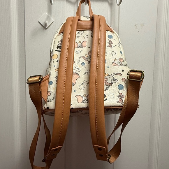 Disney Loungefly Dumbo Mini Backpack - Picture 2 of 3